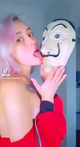 Seductive Slut with Money Heist Mask Teases Her Juicy Ass 🍑😈