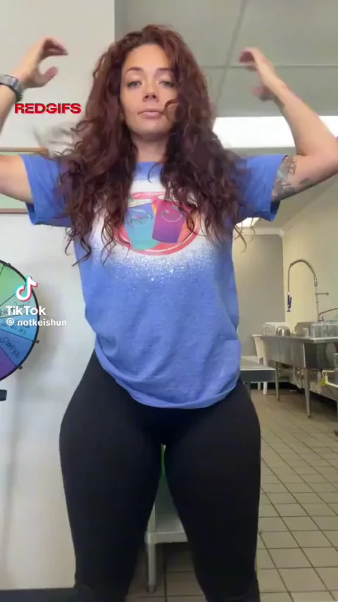 Damn TikTok Thot Shakin' That Juicy Ass 🍑🔥
