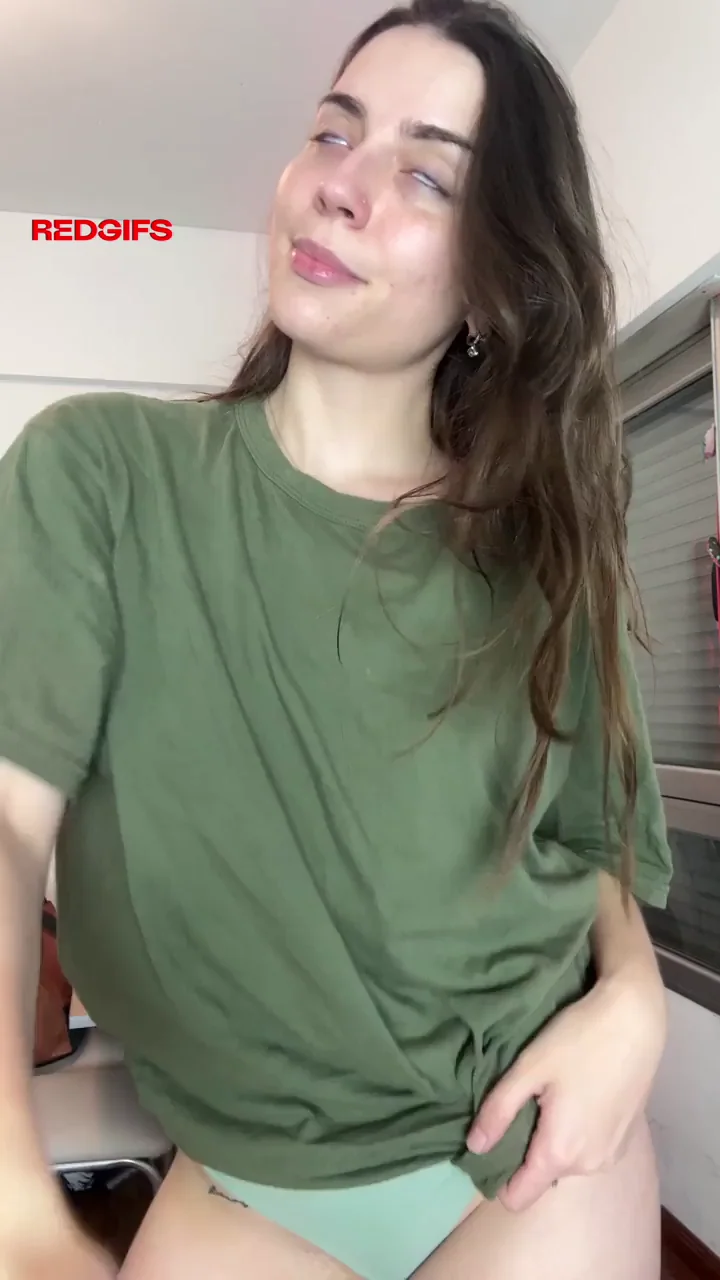 Natural latina tits