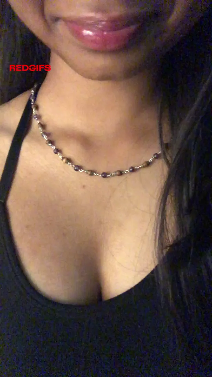 i love popping out my tits for you guys  [drop]