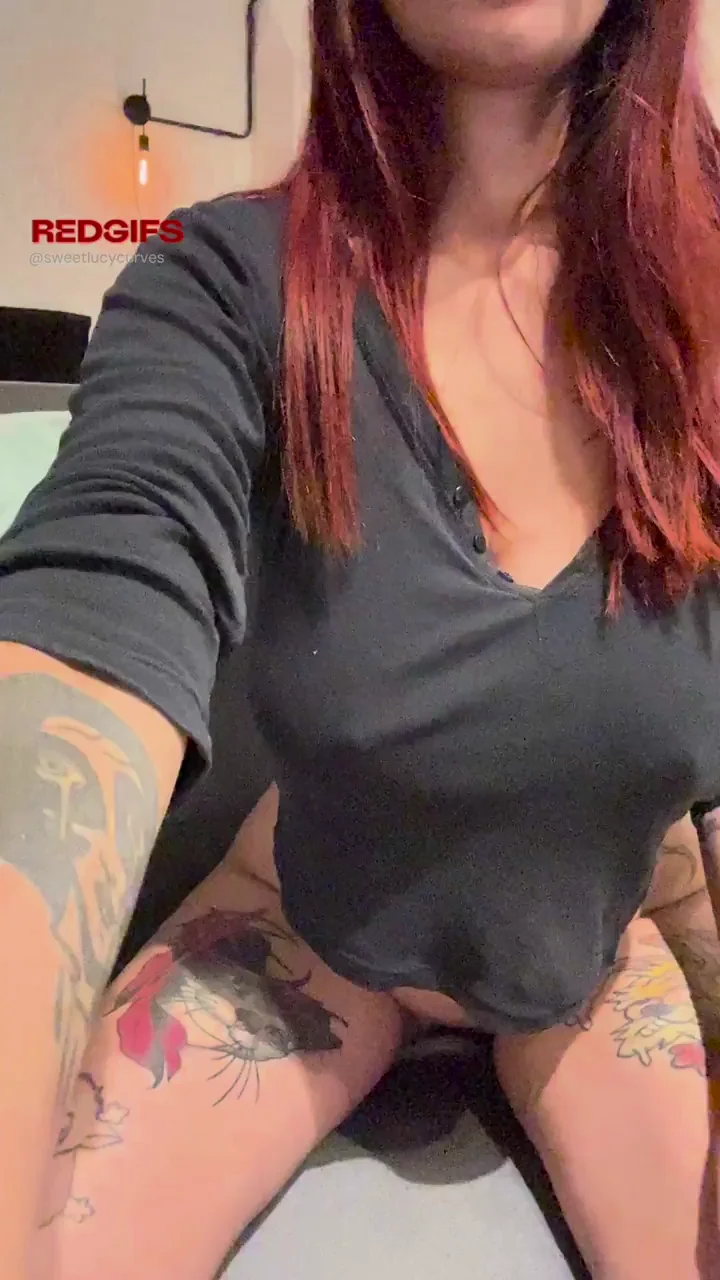 🔥 Goth Babe's Epic Saggy Titty Drop Reveal 😈🍒