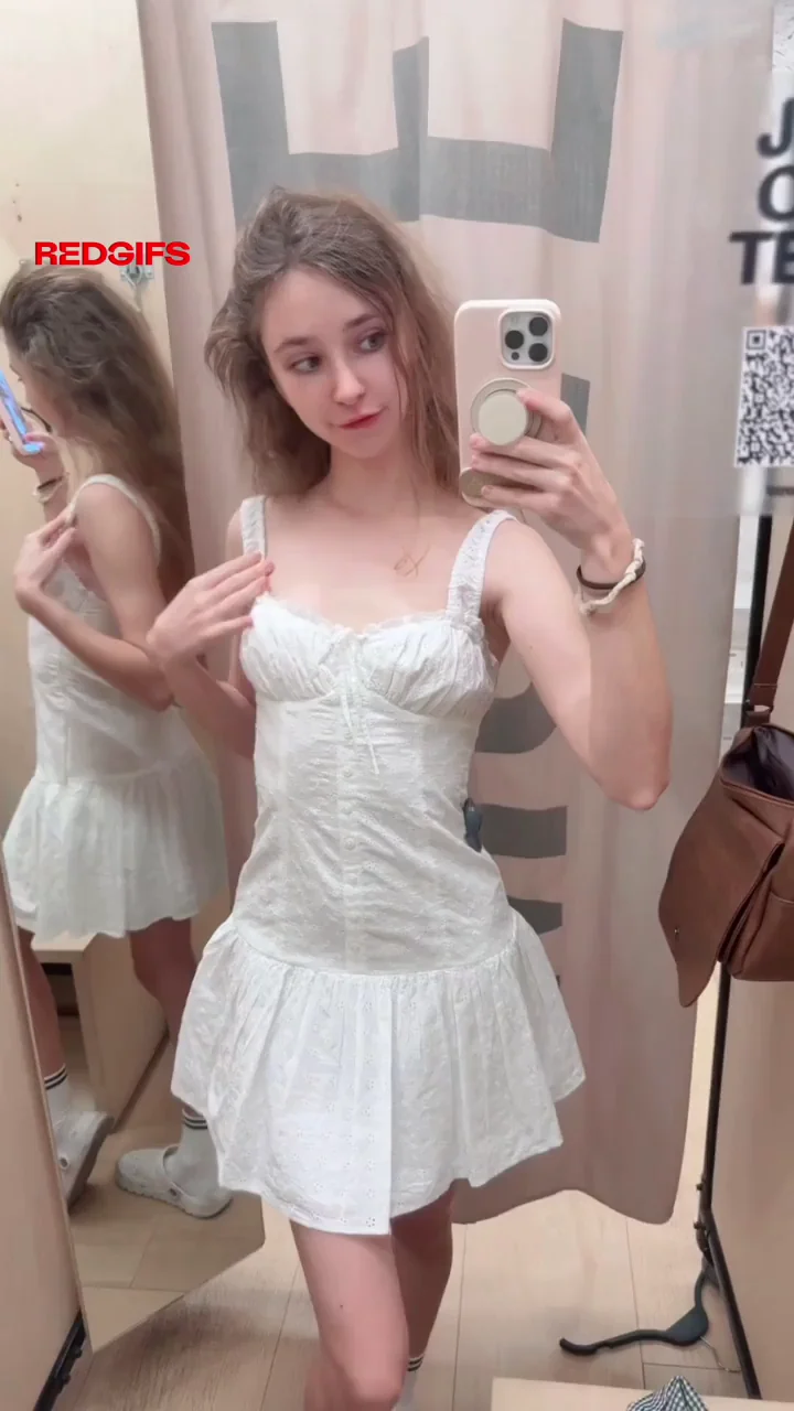 Proudly Dropping My Tiny Natural Titties in Fitting Room Reveal 😻🍒