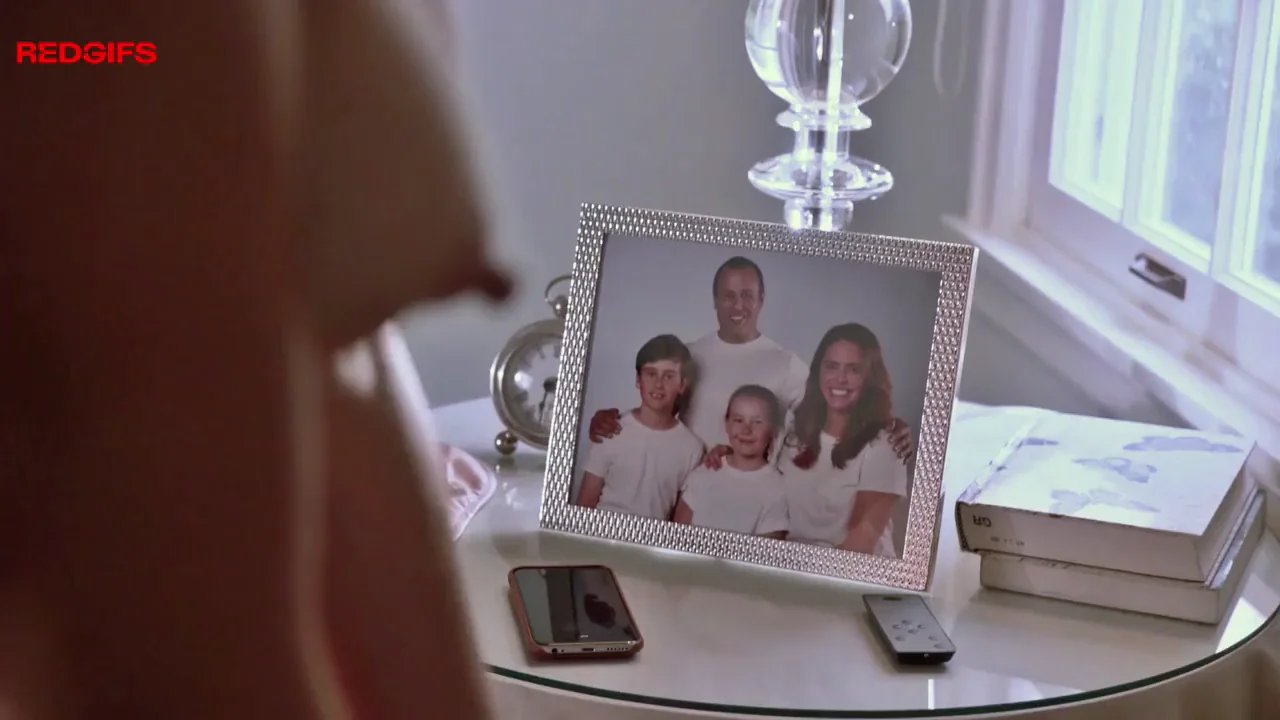 Cristen Coppen - Shameless S09E01 (2018)
