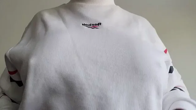 Canadian Slut Drops Her Massive Tits from Oversized Hoodie