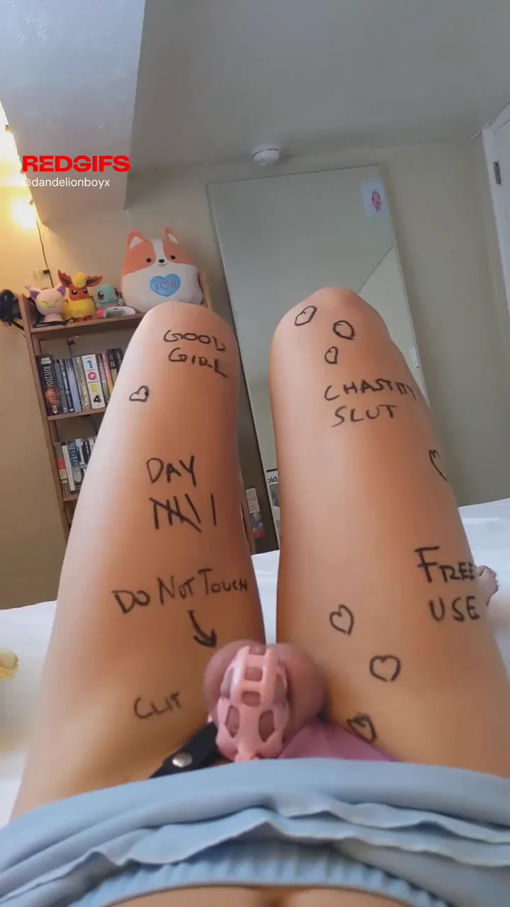 Locked Femboy Squirts Wild 💕🔒💦