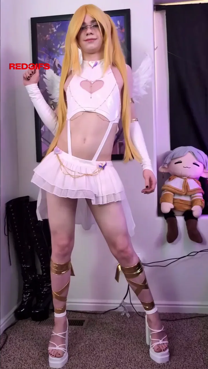 I might need a longer skirt :3