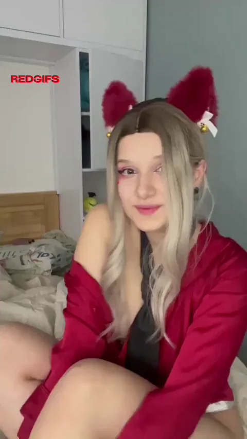 07' petite young blondie with small boobs