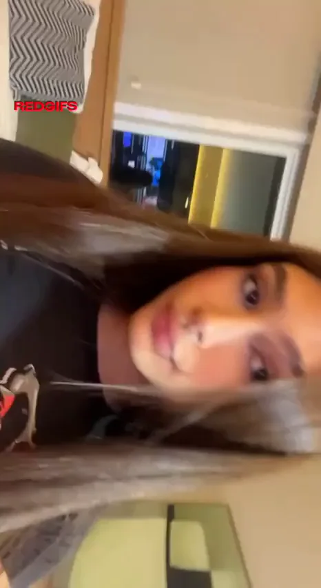 wondering if any straight guys want to fuck a 18 yr old trans girl