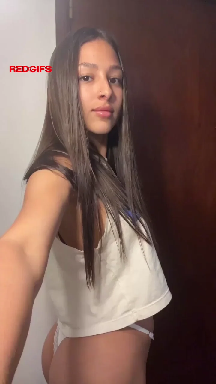 Am I Hot? F18
