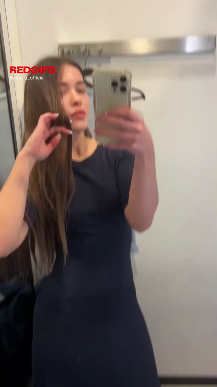 Can’t take my eyes off this dress [F19]