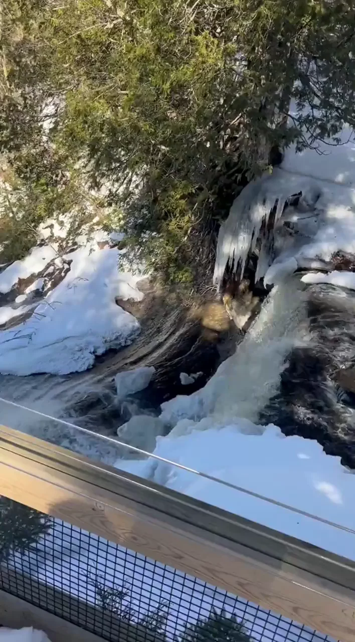 I love waterfalls :)