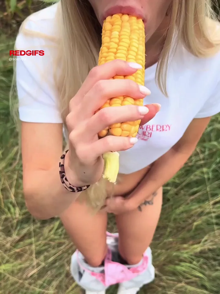 Petite Blonde Slut Sucking Corn Cock in Nature 🌽🍆💦