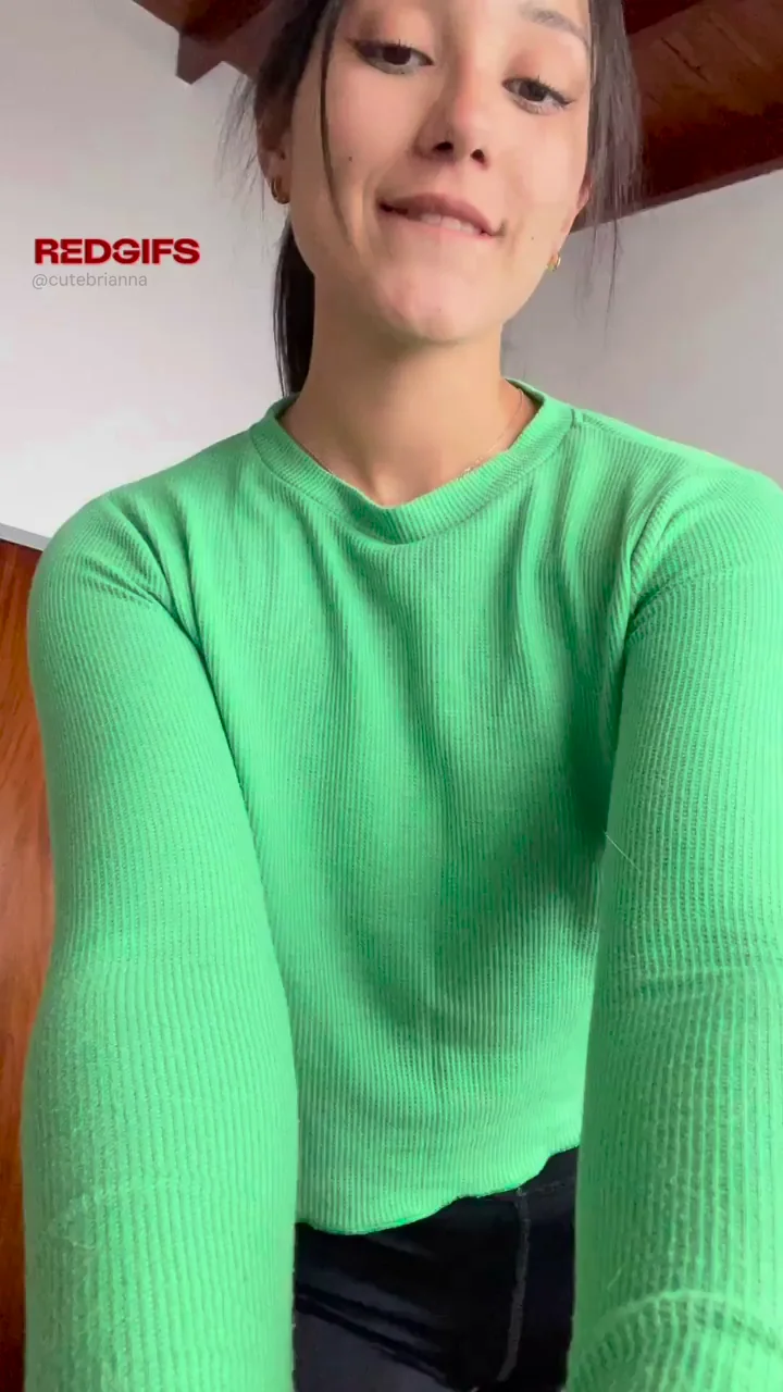🔥 Mexican Teen's Juicy Tits Begging for Your Stare 😍