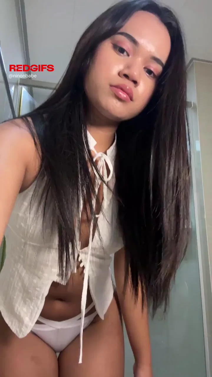 Too Hot Teen Ass Tease in Lacy Whites