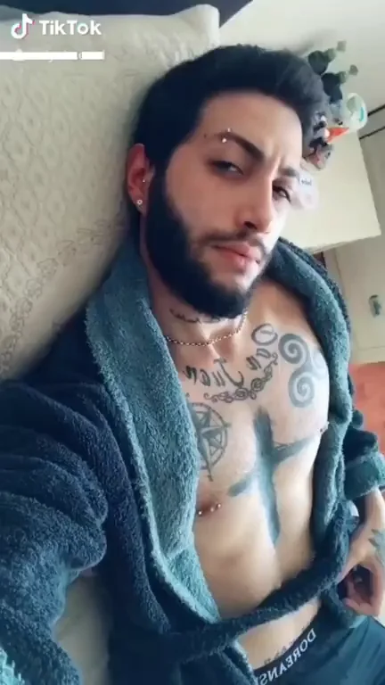 Woke Up Horny AF with 8" Morning Wood Throbbing 😈🍆