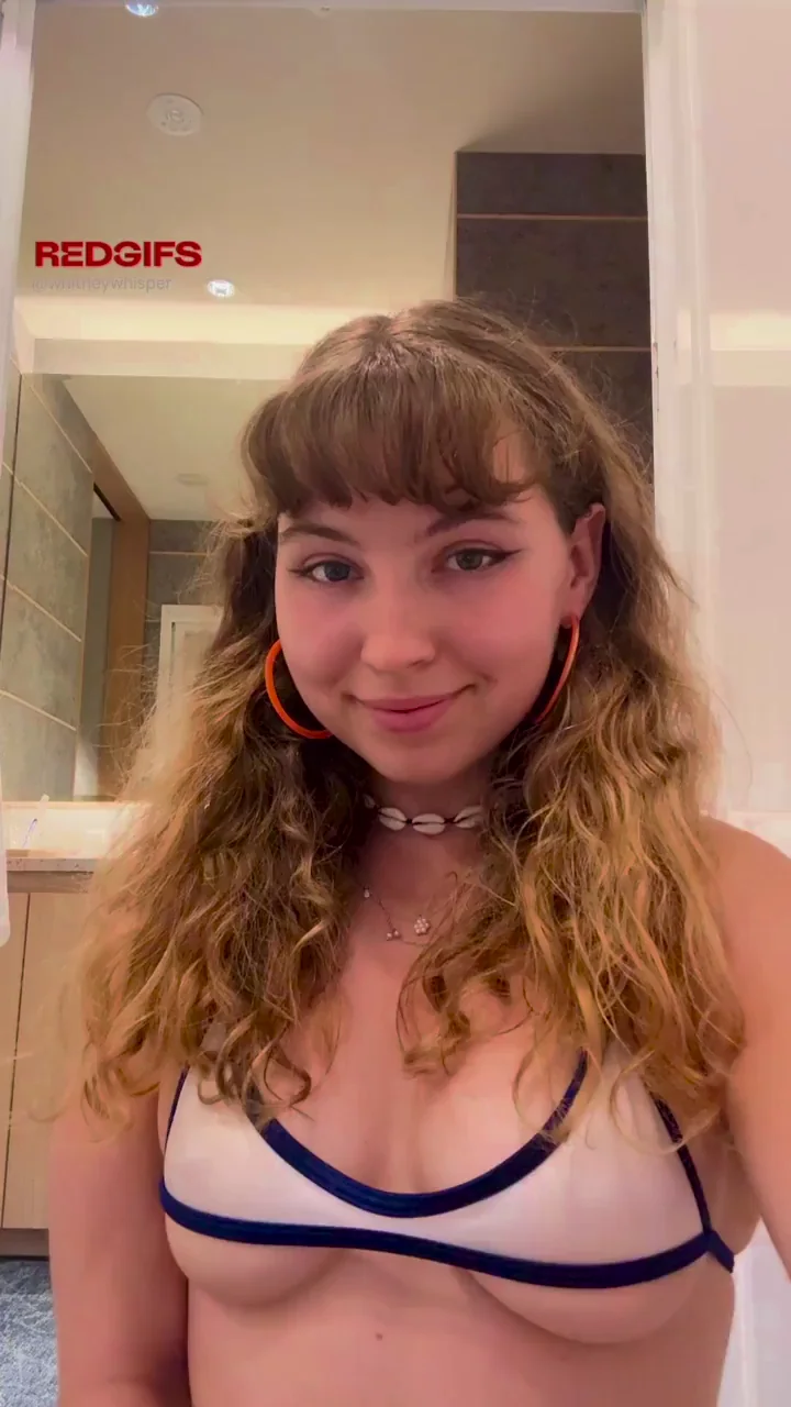 Spreading my cheeks for you