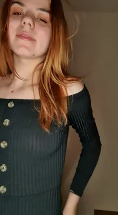 19 ? I’m a very playful redhead girl ???You get an Instant Reward after subscribing ?? I do Solo, B/G, G/G and Toys content ?? I post daily at least 2 times a day ? Sexting 24/7 cause it gets me horny ?? Video Dick Rates ???I can make any custom video with your name in it ??