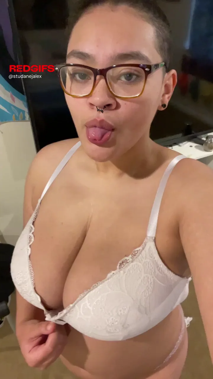 Offering Live [sext] [pic] [vid] [gfe] [cam] &amp; more MENU IN THE COMMENTS TELE STUDANEJALEX