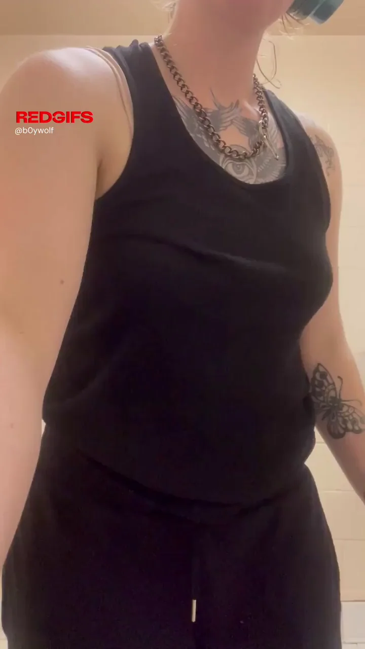 Gym Slut Flashing Her Pierced Small Titties