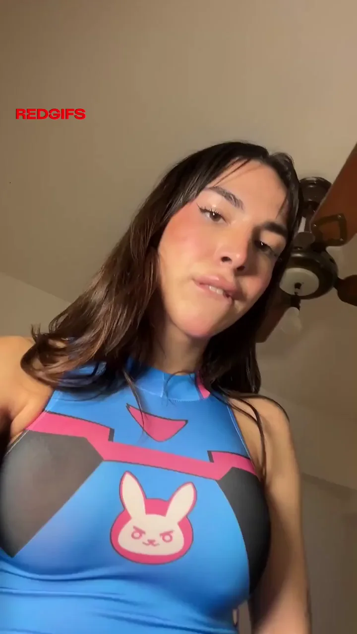 D.Va Trans Hottie Begs: 'Pump That Load on My Slutty Face?'