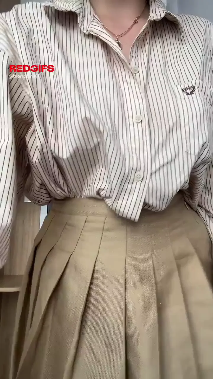Tasty Schoolgirl Tease: Wanna Lick? 🍭👅