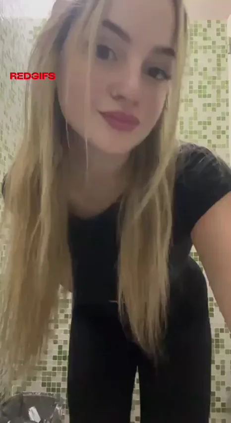 Gym Slut's Massive Tits Spill Out in Locker Room Tease 👀💦