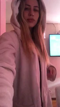 🔥 OC Curvy Blonde Teen Teases Her Juicy Curves & Camel Toe 😈