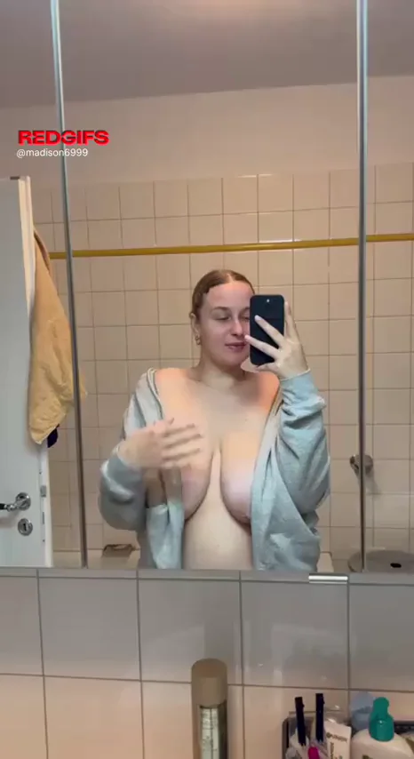 Thick Busty Amateur Mom's Wild Tittyfuck Rampage