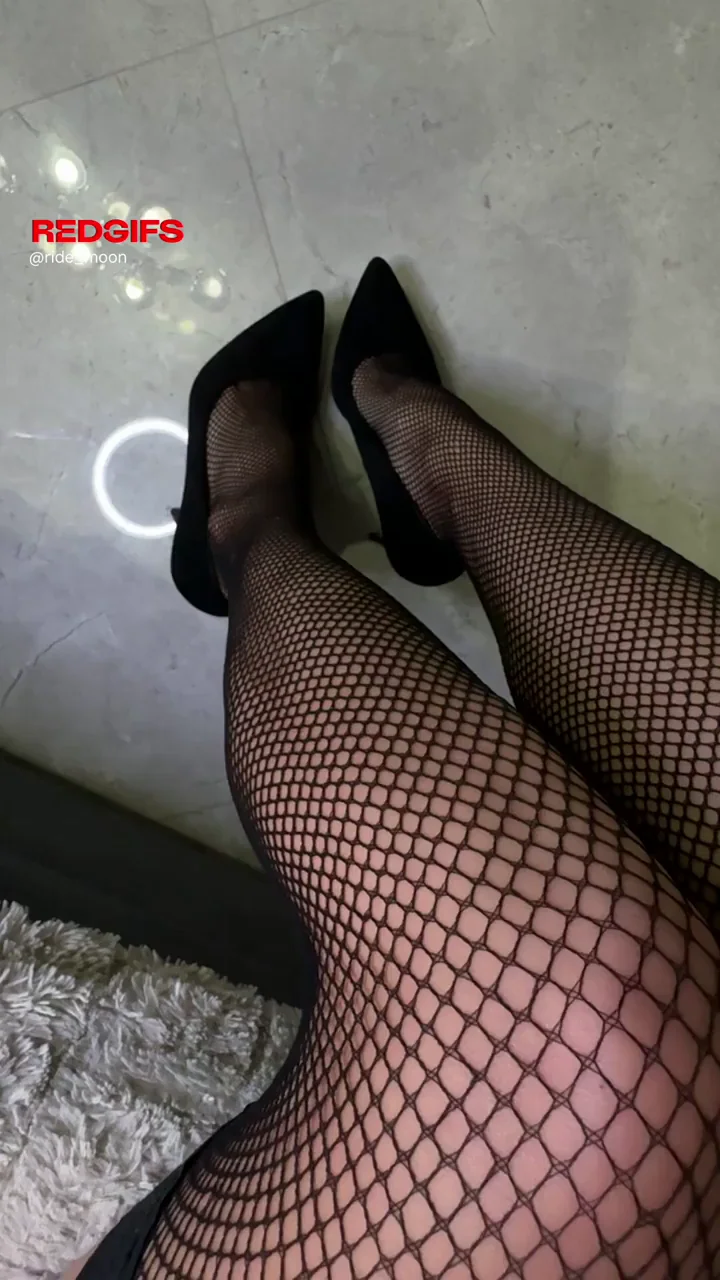 Fishnets make me feel like such a whore. I love it.