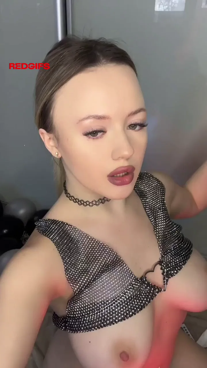 The hot blonde is ready for it