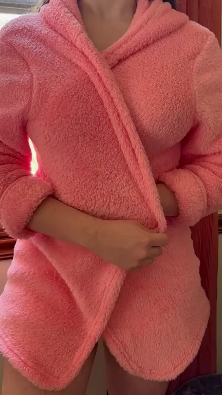 Slutty College Teen in Pink Hoodie Begs for Tit Cumshots Deal