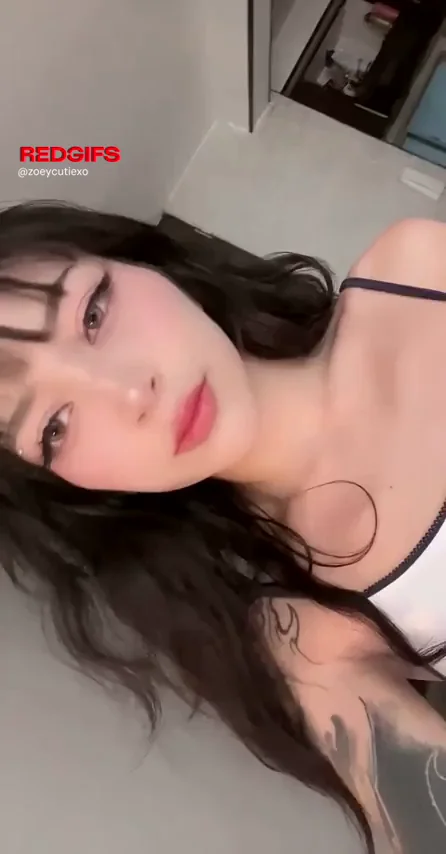 commnt heyy if you think you wanna see my random nudes vids in your dms