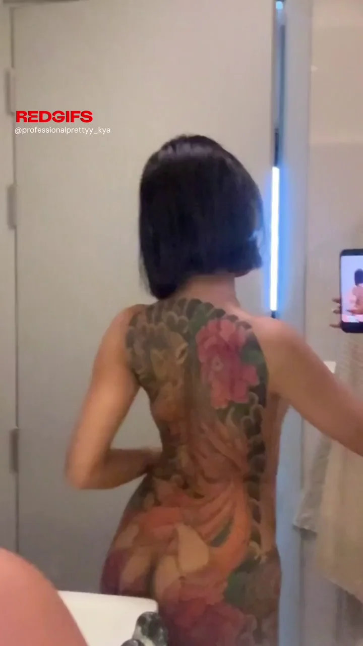Do you like my petite butt😜