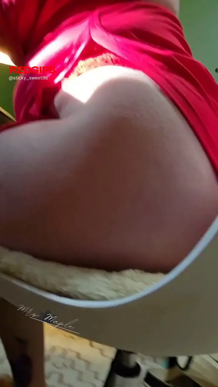 Back rolls and a phat ass!
