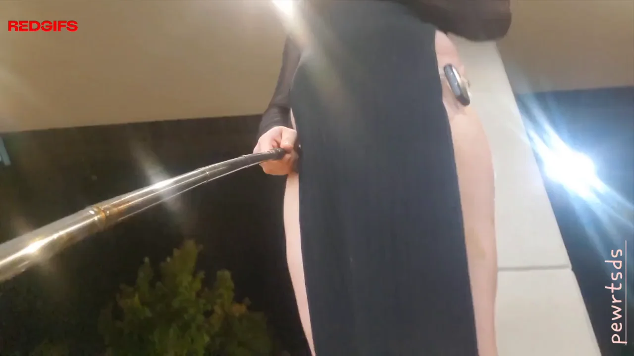 🌙 Sacramento Femboy Flashes Bubble Butt at Best Buy 11:30pm 😘💋 Bring Condoms!