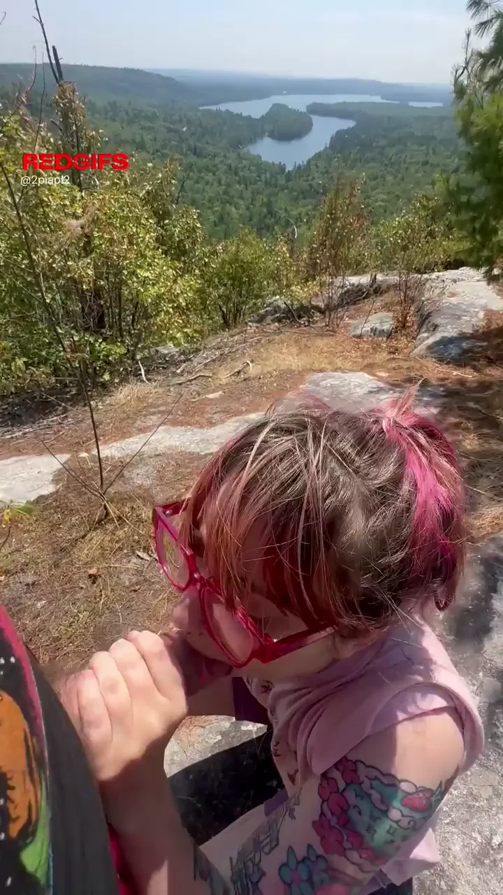 I love sucking cock in public 😈 upvote and DM for more 😘 (I actually send)