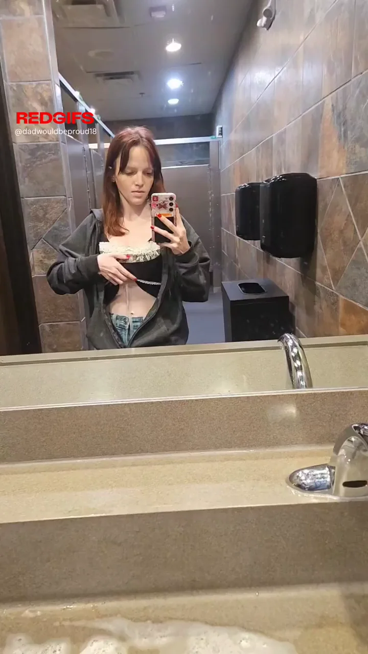 cute face and nice tits 🤭