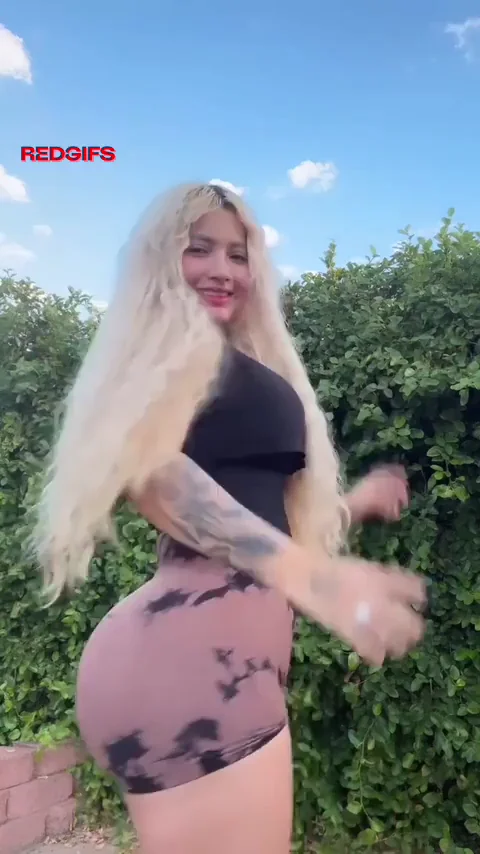 Hefty MILF's Booty Shorts Tease: Massive Curves Explode Outdoors