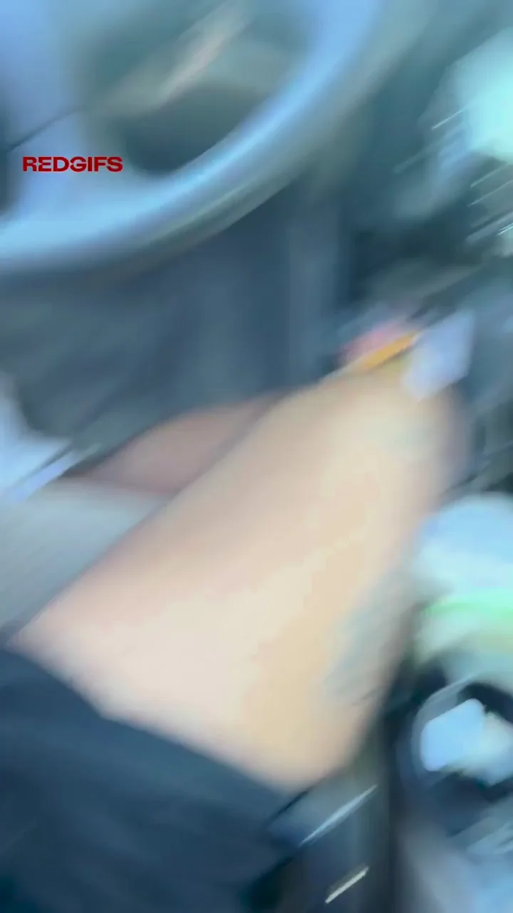 🚗 Trap Babe Slurps Cock in the Car Ride 😈💦