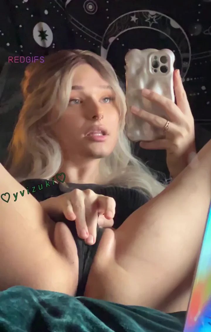 Petite body begging for load