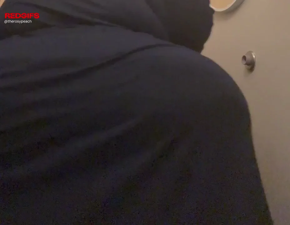 🍑 Obsessed with This Massive PAWG Peach 🍑