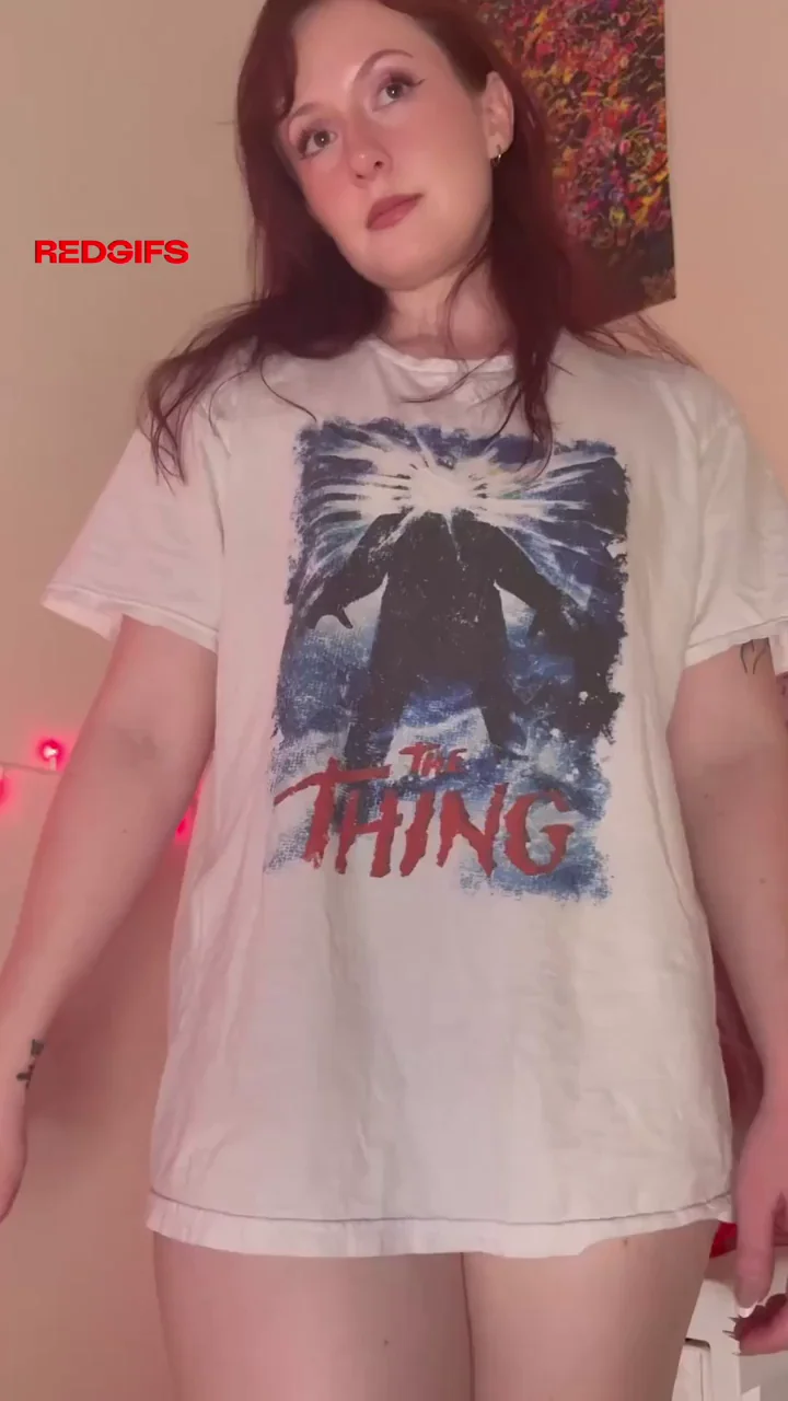 It’s almost Halloween!! Come chill with your fav horror nerd gf ^~^