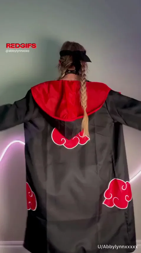 Banned Akatsuki Jutsu: Slutty Cosplay Babe Unleashes Forbidden Curves 😈