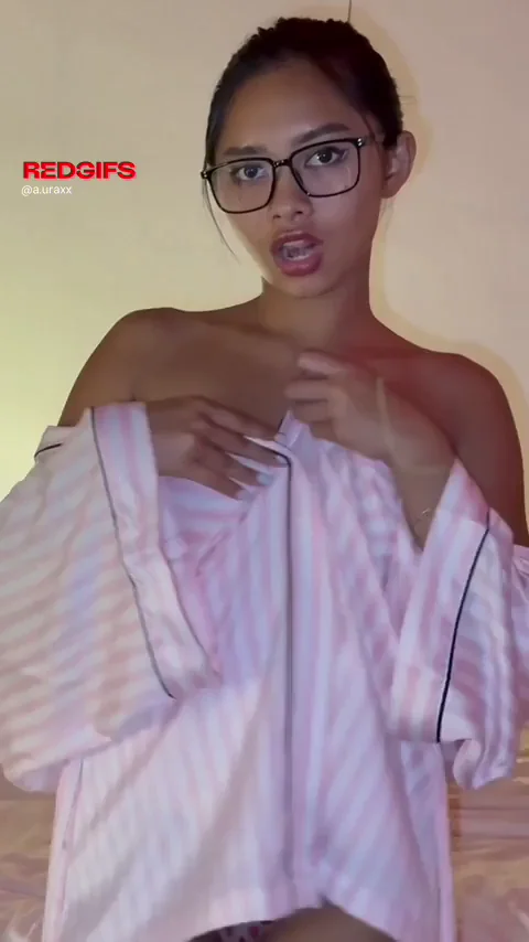 🔥 Asian Babe's Naughty Tease in Pink Thong 💦