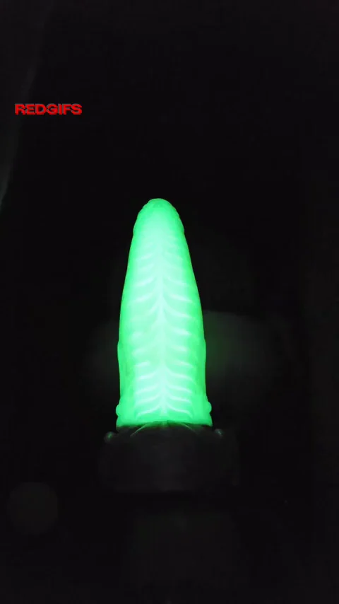 Didn't know (L) Hanzo glowed in the dark when I got it.