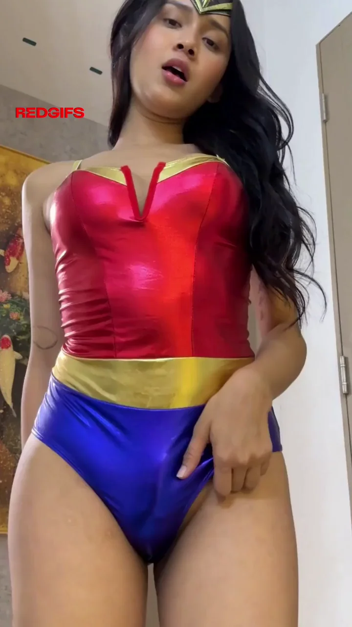 Wonder trans with a tight cock