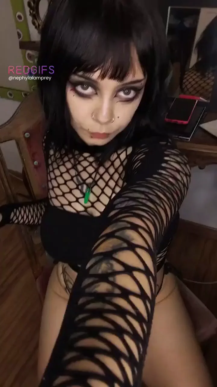 🖤 Big Tiddy Goth GF's Daily Head for Titty Sucks Deal 😈🍆💦