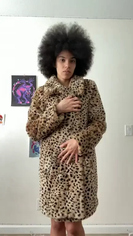 Petite cheetah gone wild ?