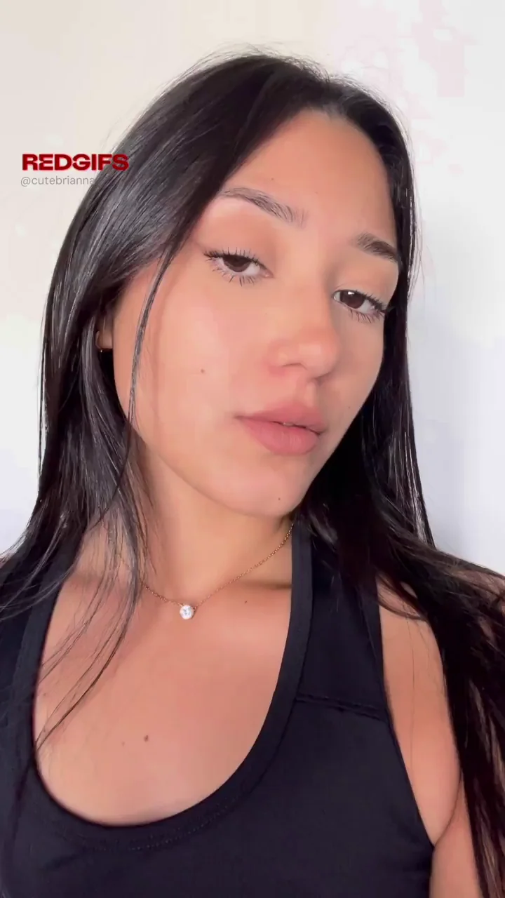 Sunday Tease: Curvy Latina Hottie Shakes Her Thick Ass
