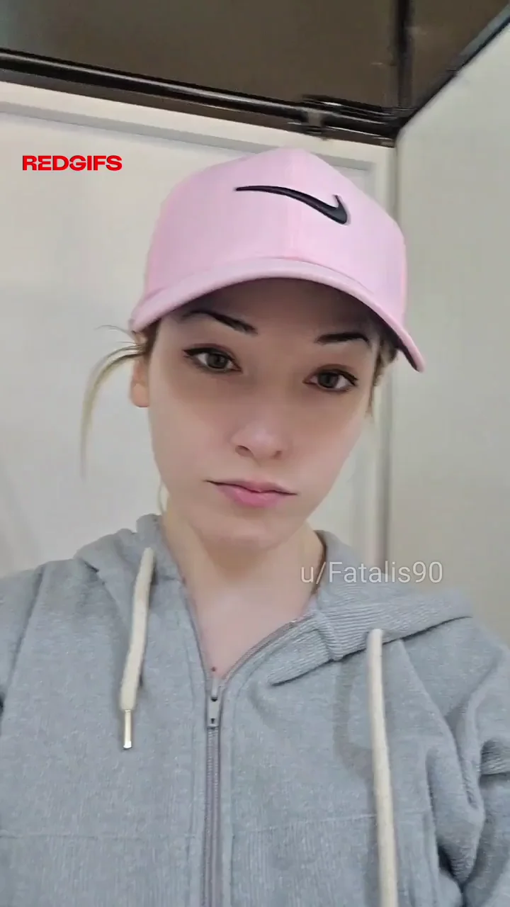 Brave Babe's Changing Room Tease 💕🔥